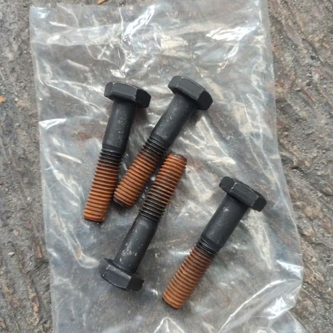 Baut idler kobelco SK50P-6