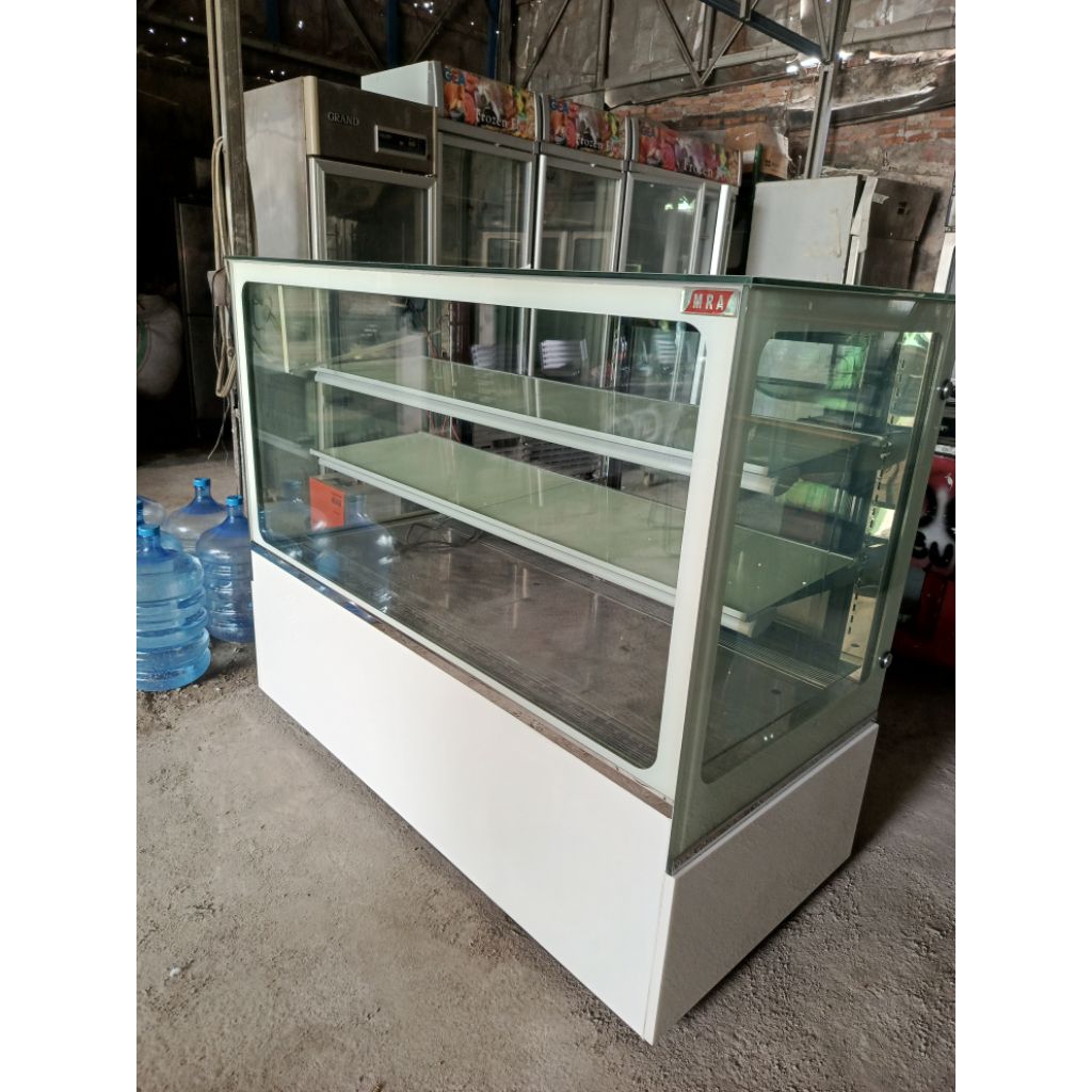 Cake Showcase panjang 150 cm second