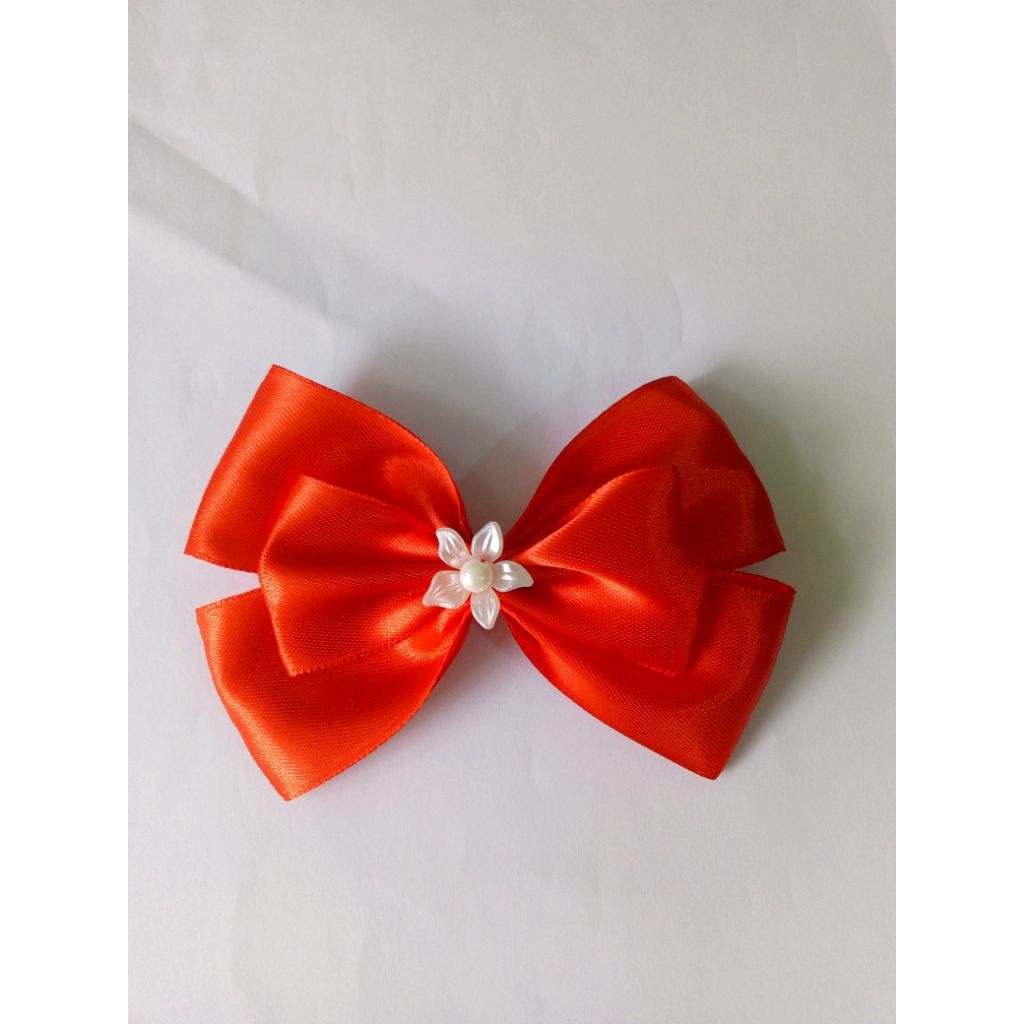 jepit pita merah bunga putih 8x15cm