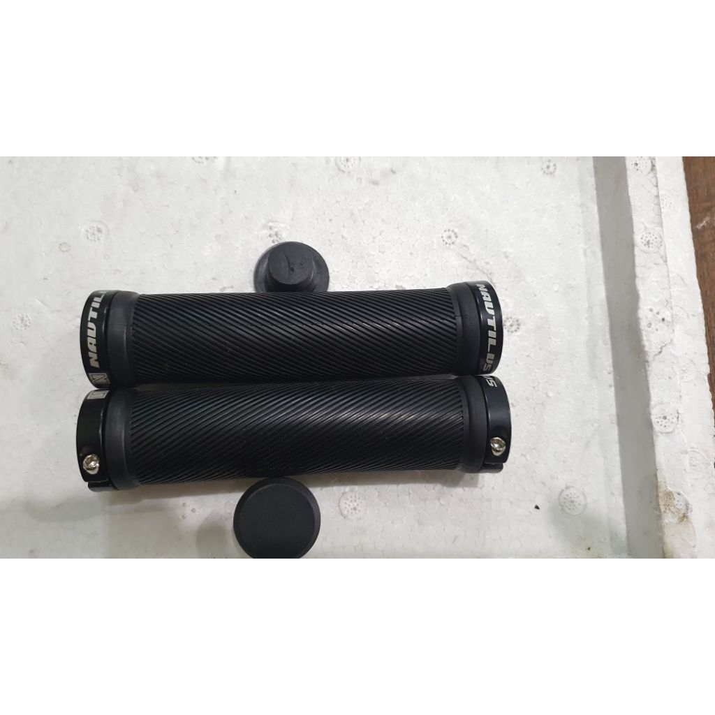 Handgrip Handspad Handpads Setir Stir Handlebar Sepeda Mtb Nautilus Lock 1