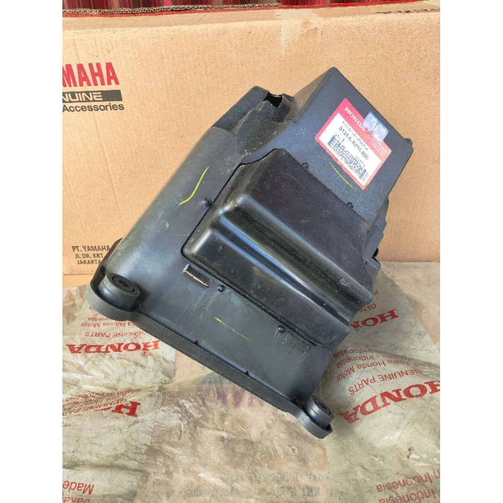 Box Luggage Box Bagasi Jok Assy Honda Kharisma X 125 Original AHM | 8125A-KPH-880