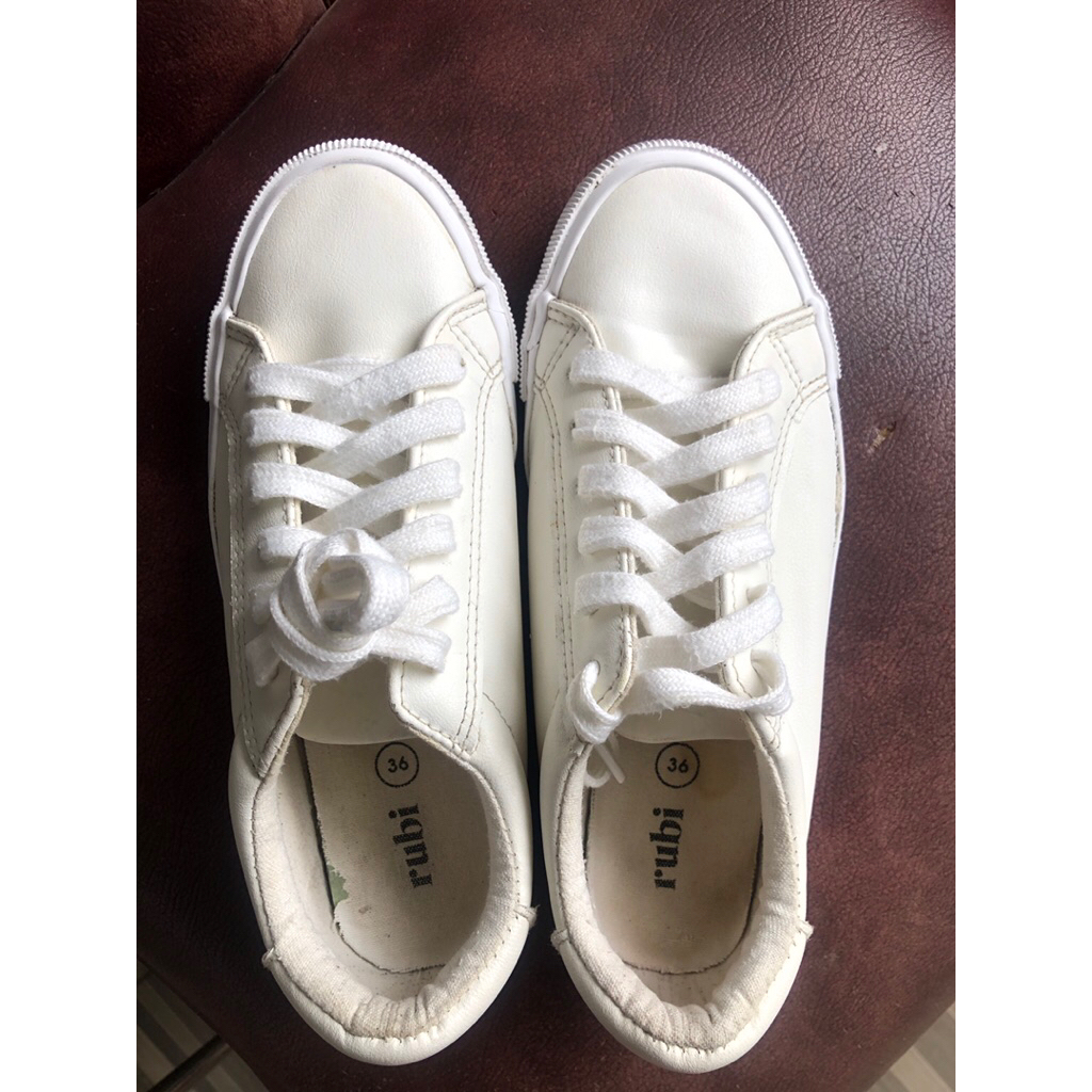preloved sepatu sneakers wanita rubi