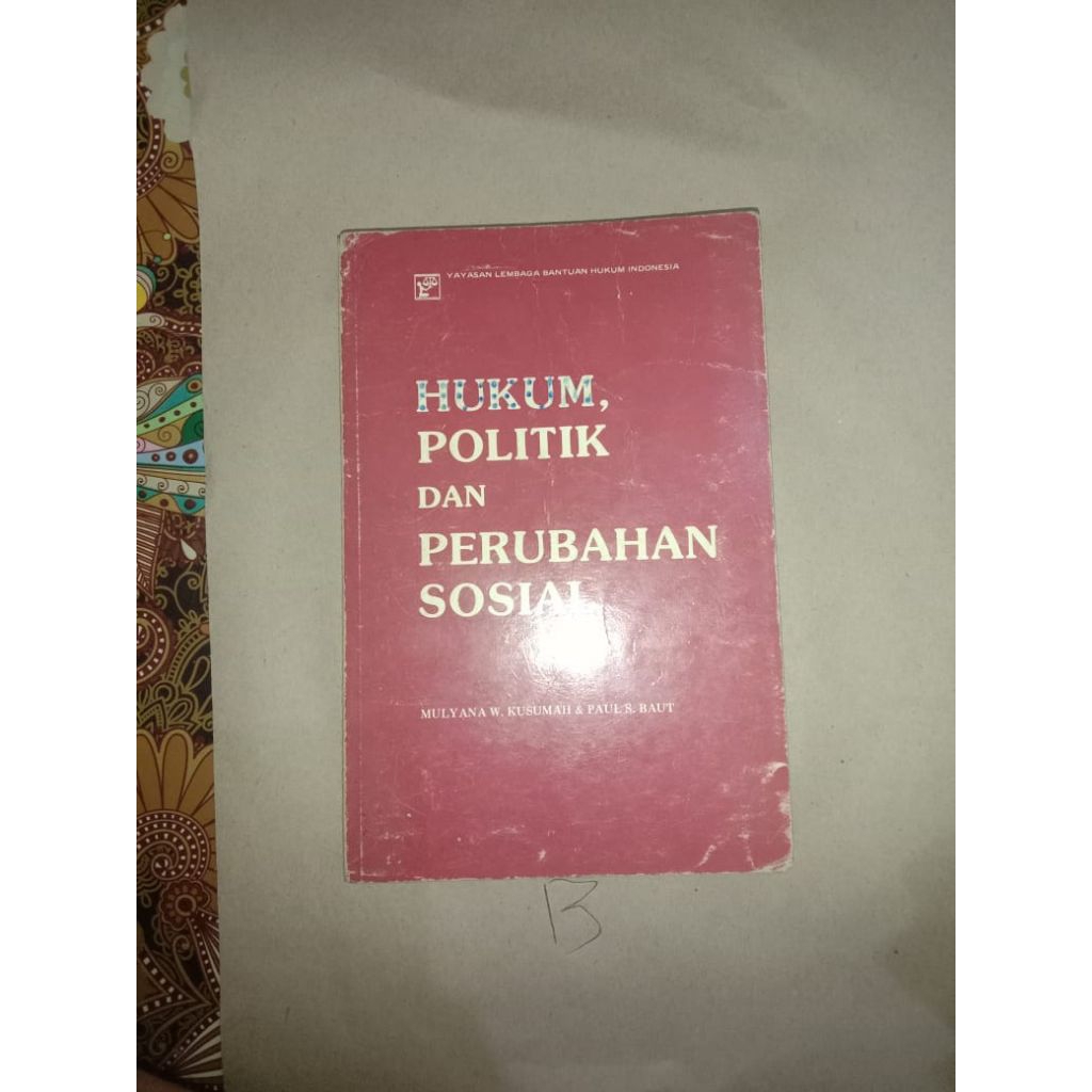 BUKU HUKUM POLITIK DAN PERUBAHAN SOSIAL