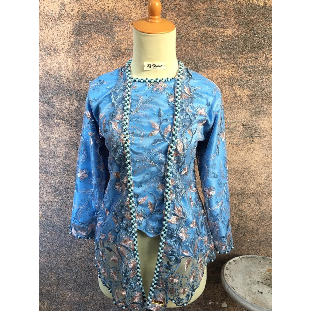 Kebaya_Wisuda_Biru