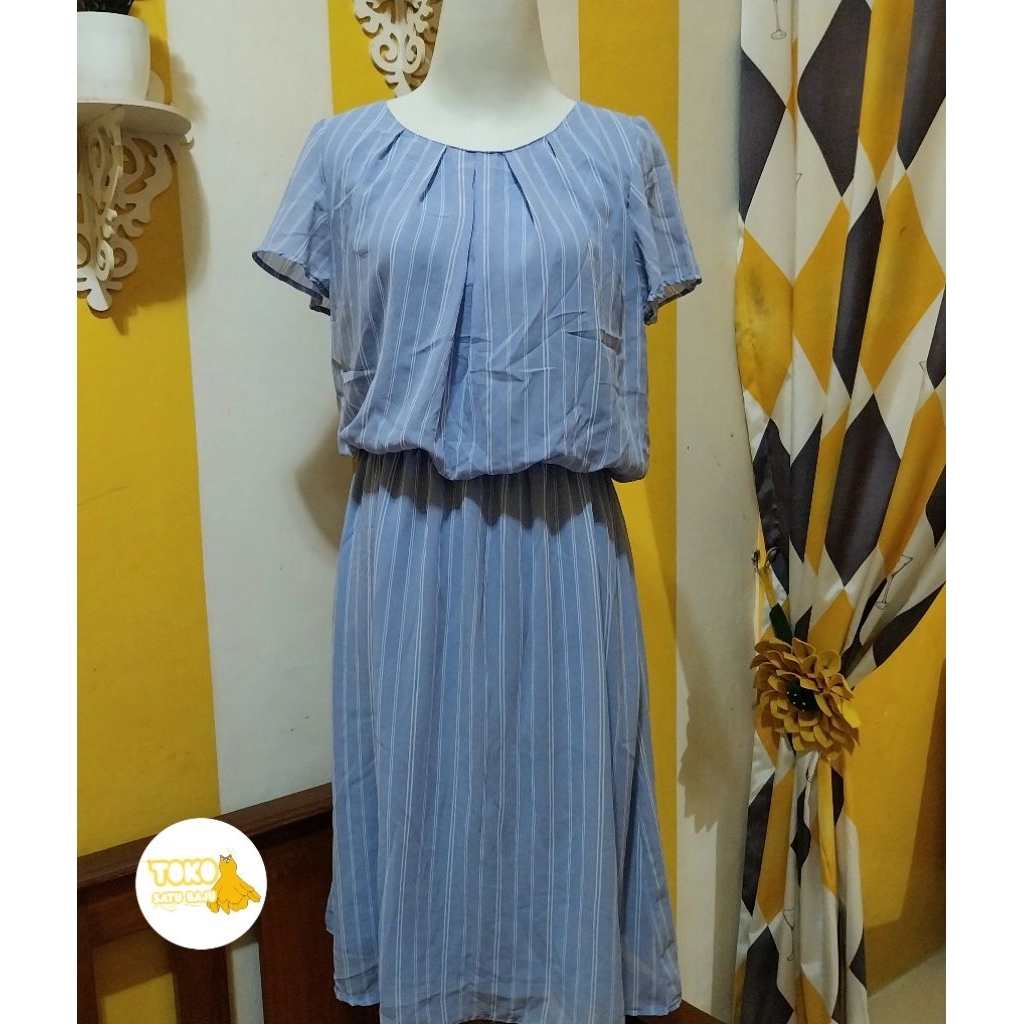 midi dress bahan sifon motif garis garis