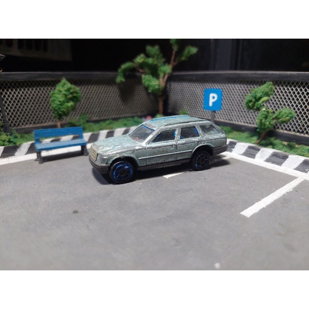 DIECAST MAJORETTE mercedes 300te