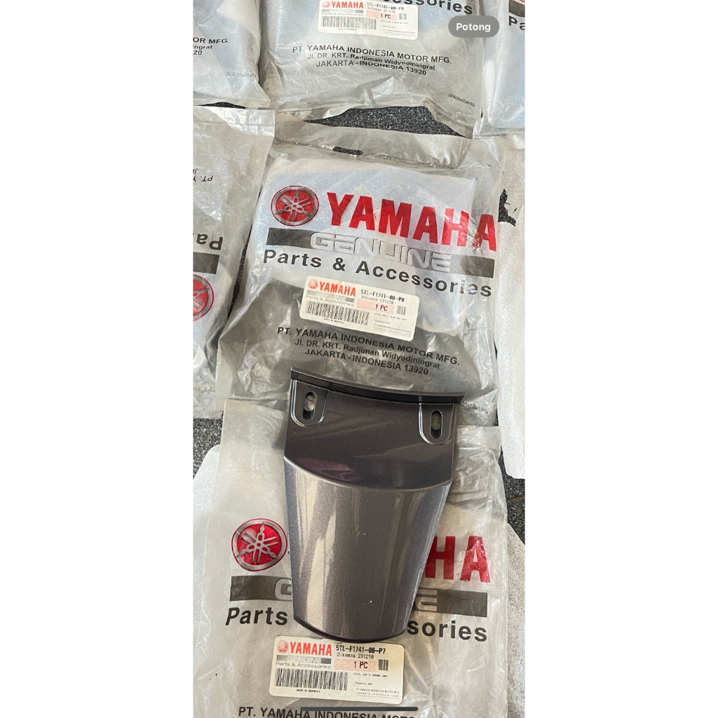 cover sambungan pad body belakang mio smile abu p7 original yamaha geniun part