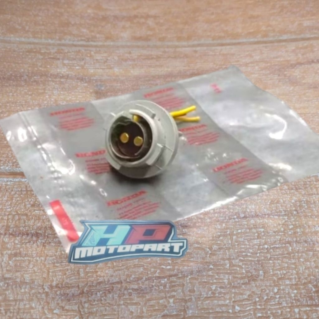 FITTING STOPLAMP SOKET LAMPU BELAKANG BEAT FI DELUXE BEAT STRET SCOOPY FI BLADE 110