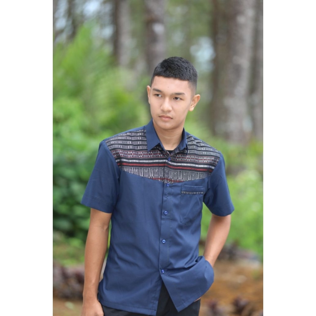 Kemeja Tenun Ulos Pucca