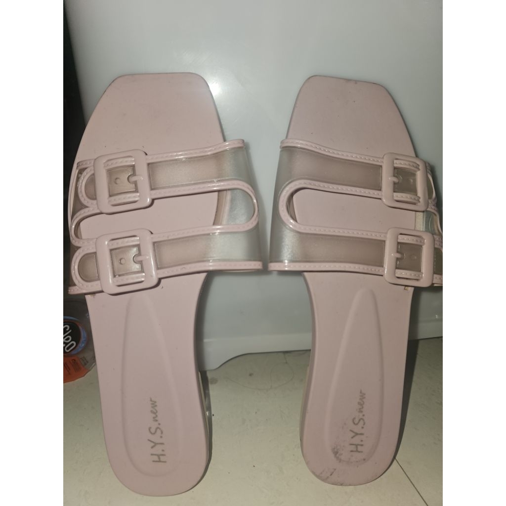 sandal H.Y.S new