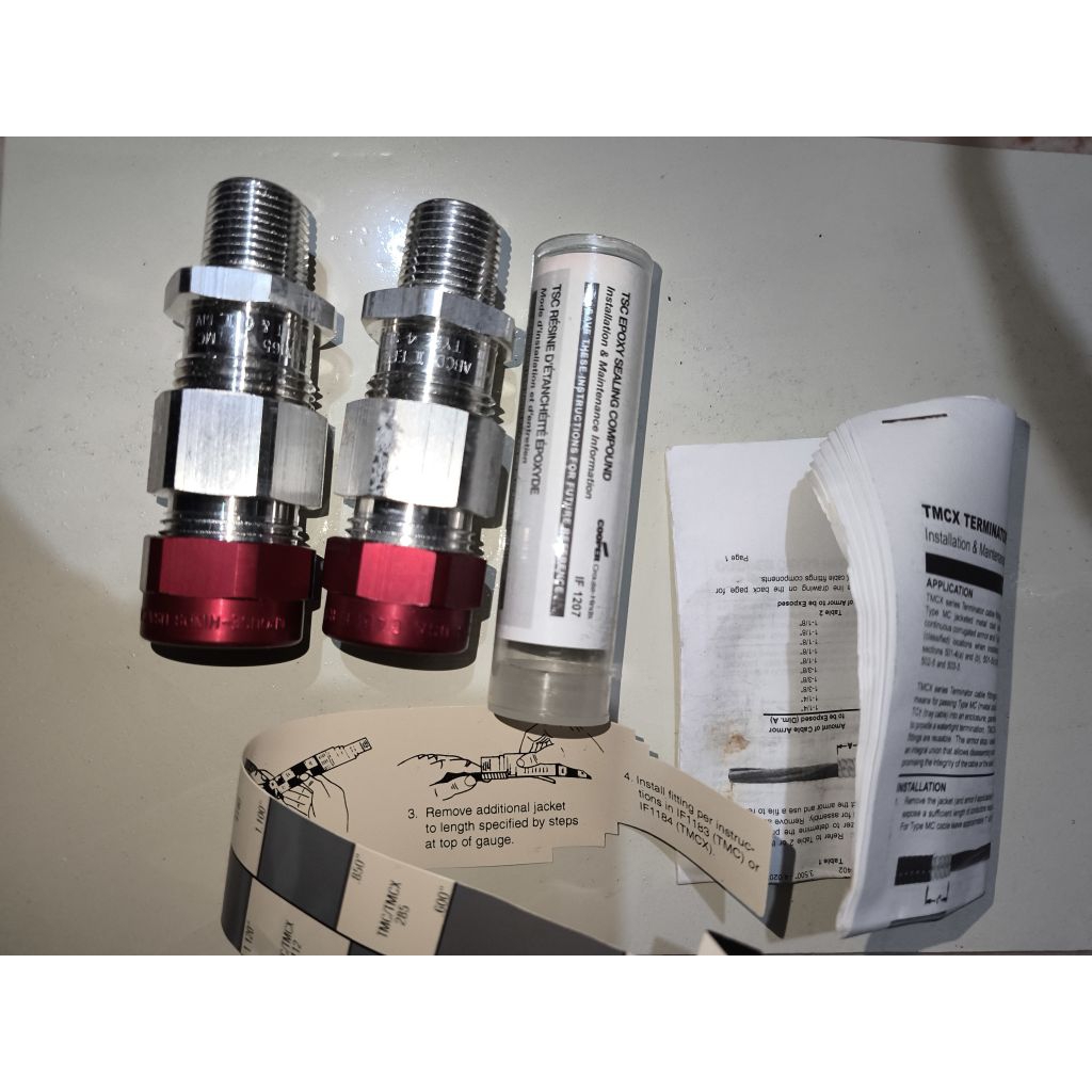 EATON CROUSE HINDS TMCX 165 GLAND CABLE 1/2" NPT KABEL GLAND/// C.W COMPOUND