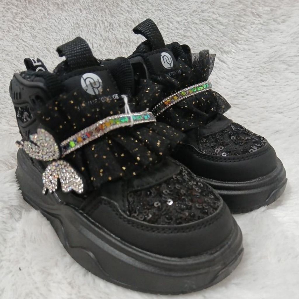 Sepatu boots anak anak perempuan hitam kupu