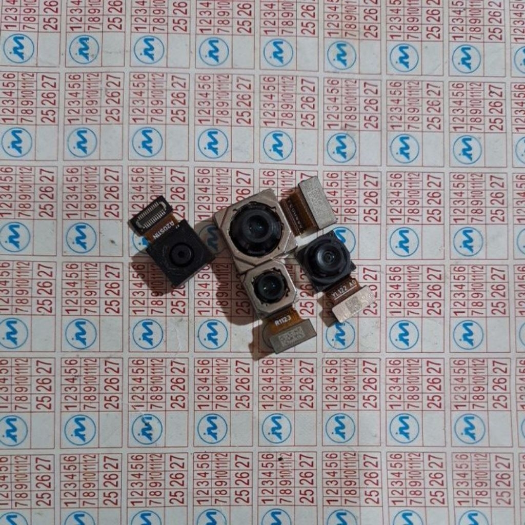 kamera ori bekas depan&belakang poco F3,tidak ada garansi