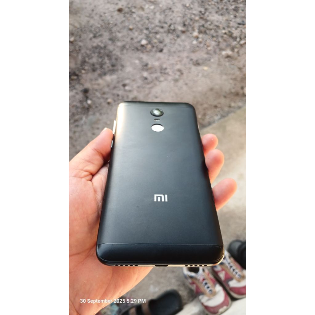 Xiaomi Redmi 5 Plus 3/32  Second Mulus Siap Pakai