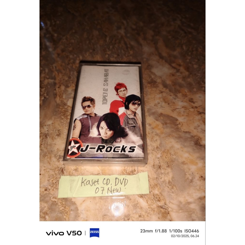 Kaset pita J - Rocks Topeng Sahabat