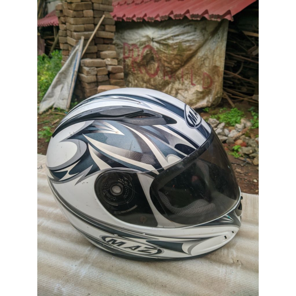 Aneka helm second fullface second bekas pemakaian harga murah(Harap membaca deskripsi dulu sebelum m