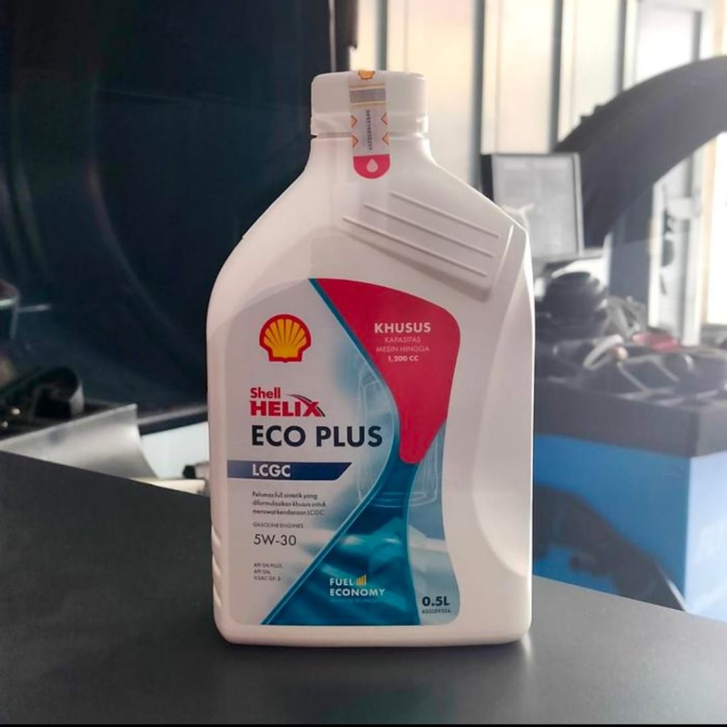 Oli mobil Shell Helix Eco Plus 5W-30 0,5L