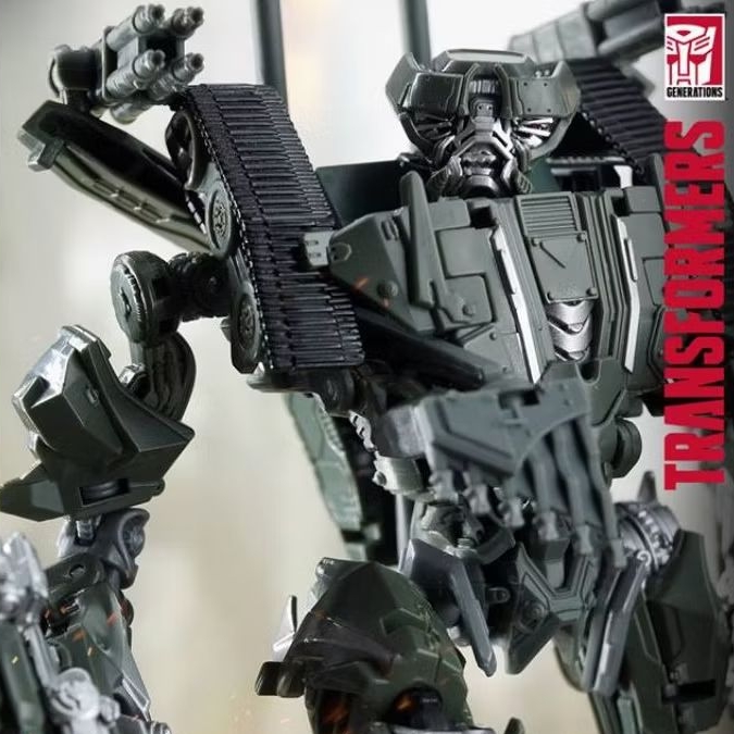 TRANSFORMERS Studio Series 12 Brawl