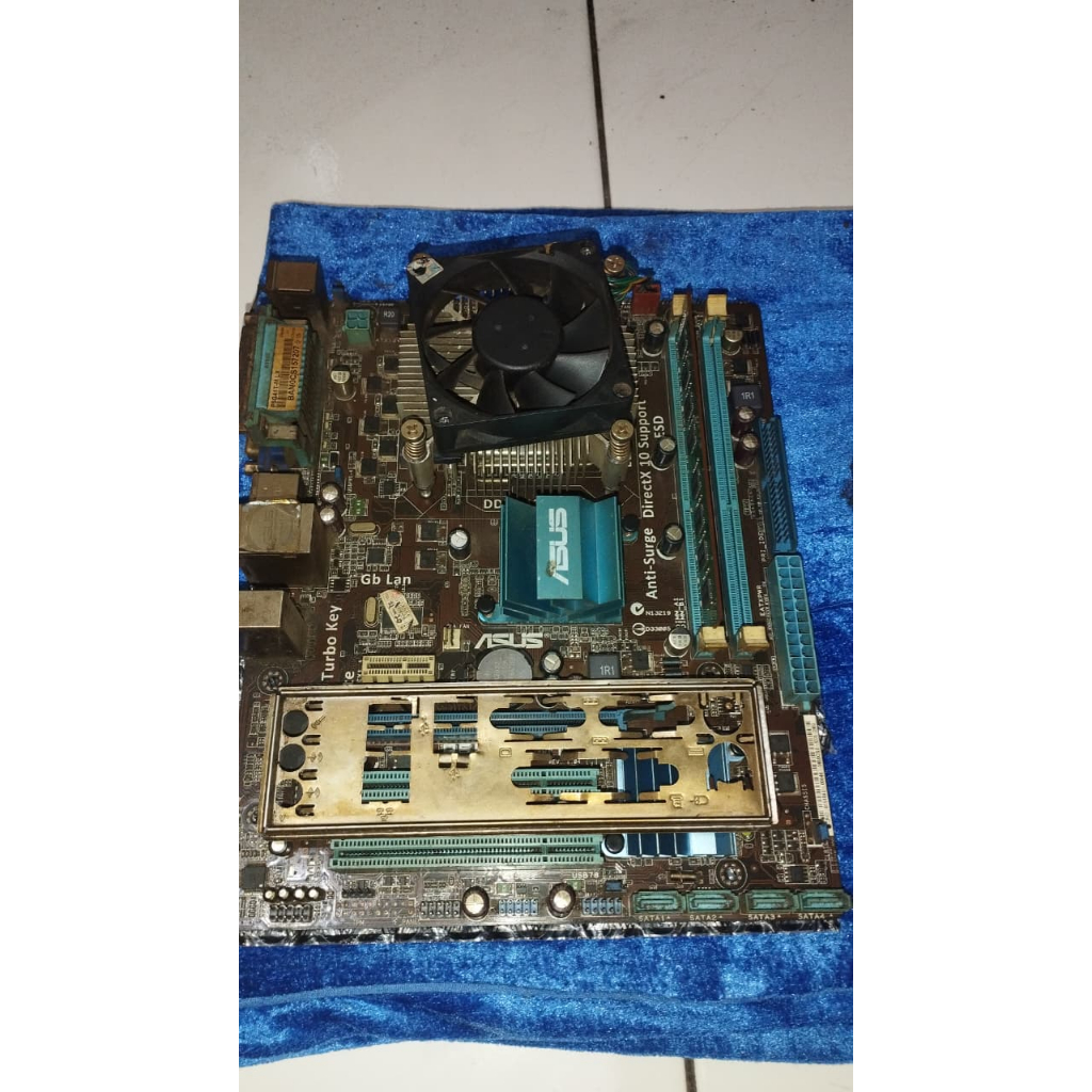 Paket CPU Intel Core2Quad Q8400 + Mobo ASUS G41 + RAM Samsung 4GB DDR3 + HSF Cooler Lenovo (model ba