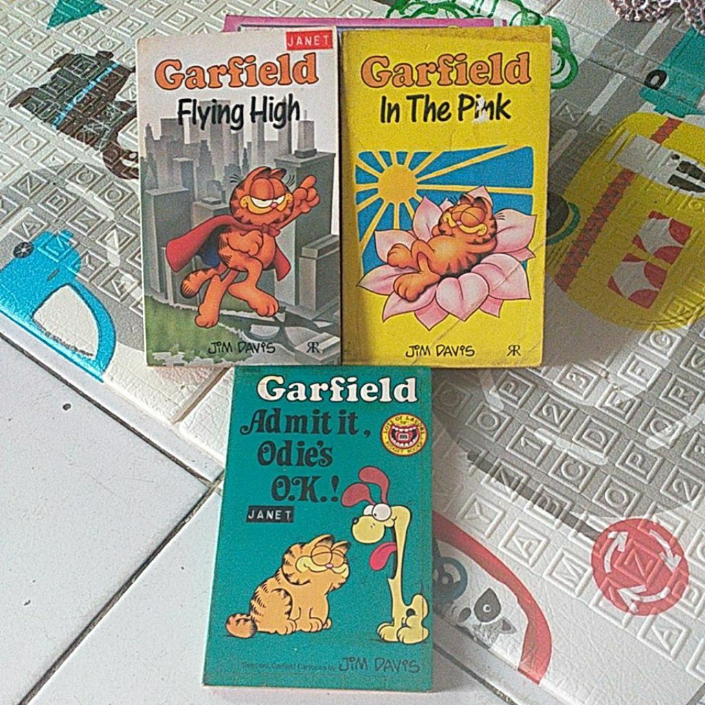 Komik Garfield by Jim Davis