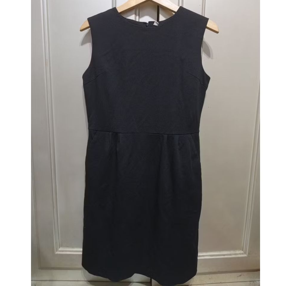 Dress Hitam Pekat UNIQLO BUTIK Super Premium