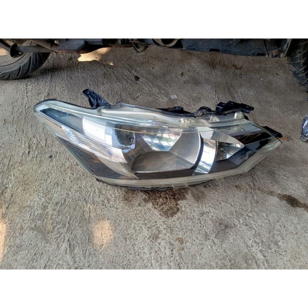 Headlamp RH/Kanan Toyota Vios Gen 3 Tahun 2013-2016 Original Part di @WUDAR BODYPART MOBIL