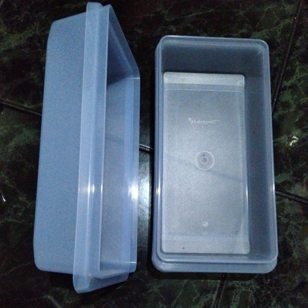 medium base stak n stor Tupperware 1.6 L
