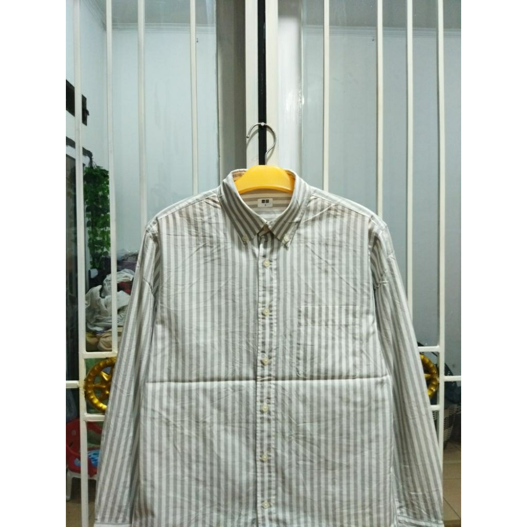 kemeja uniqlo stripe S kemeja garis casual pria murah terbaik