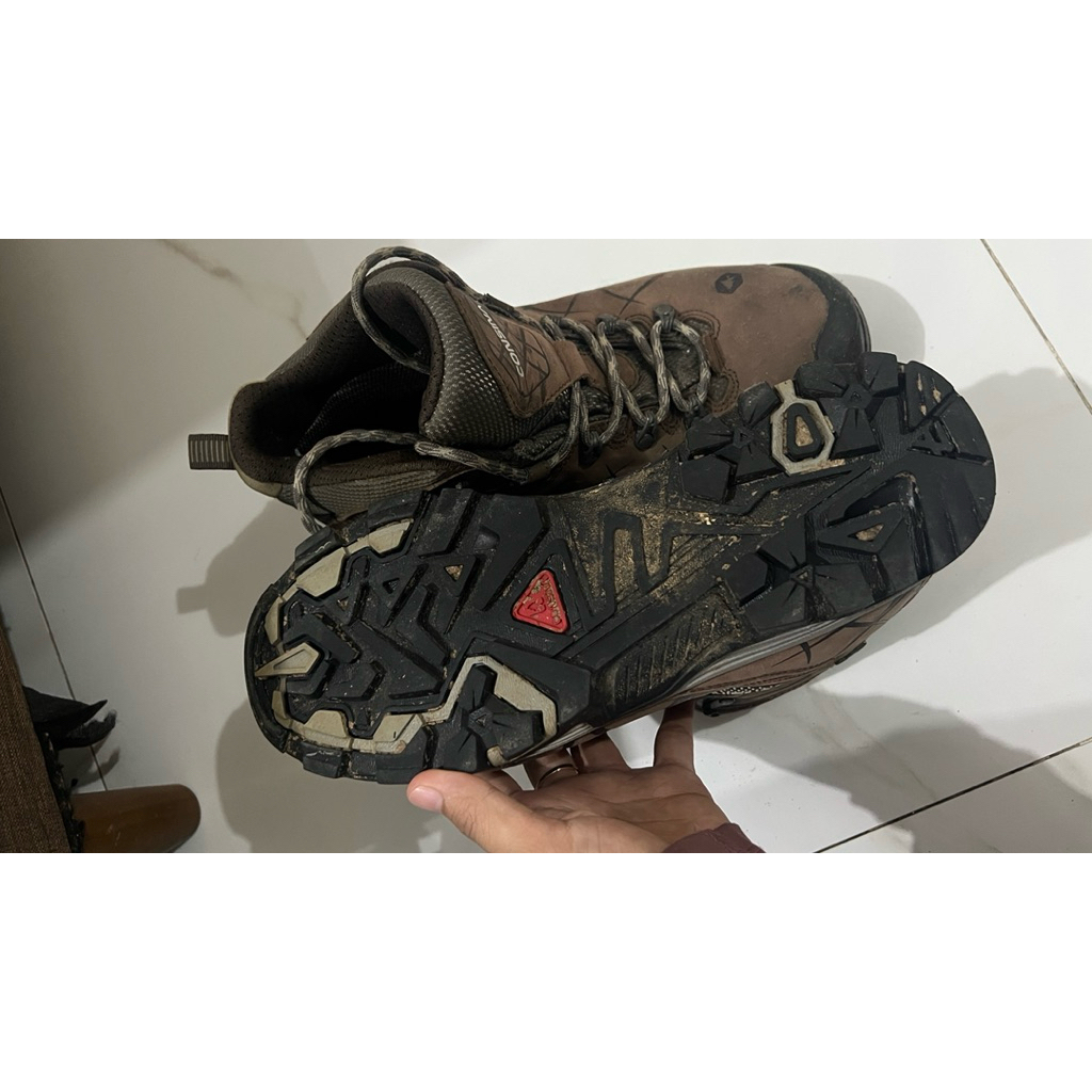 sepatu gunung Consina size 43