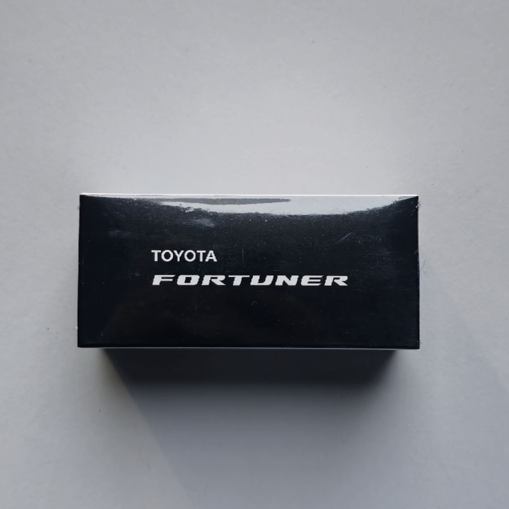 Para64 1:64 2023 Toyota Fortuner Attitude Black