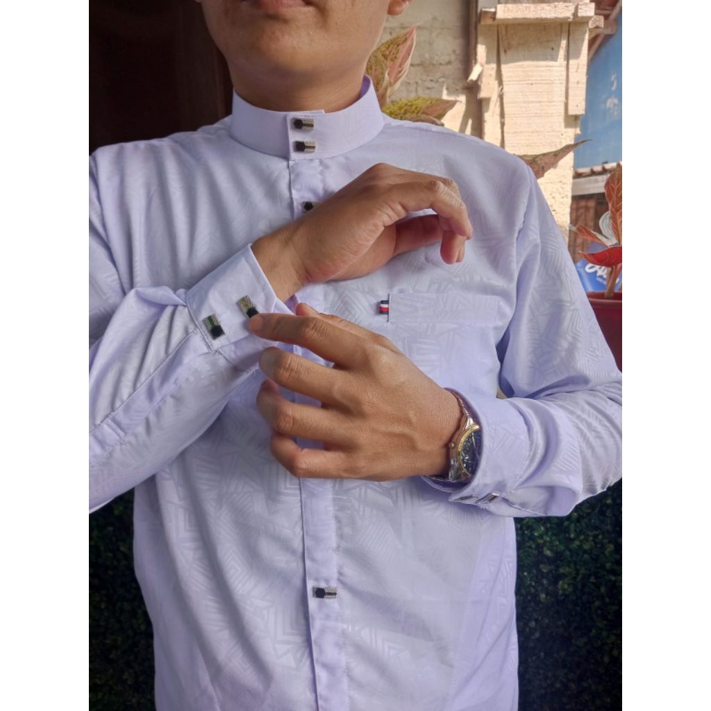 Kemko sultan embos pria dewasa