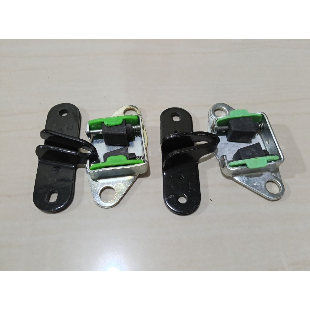 Stoper Bracket Tahanan Pintu Bagasi Kijang Kapsul Lgx Kijang Efi Th 2000- On