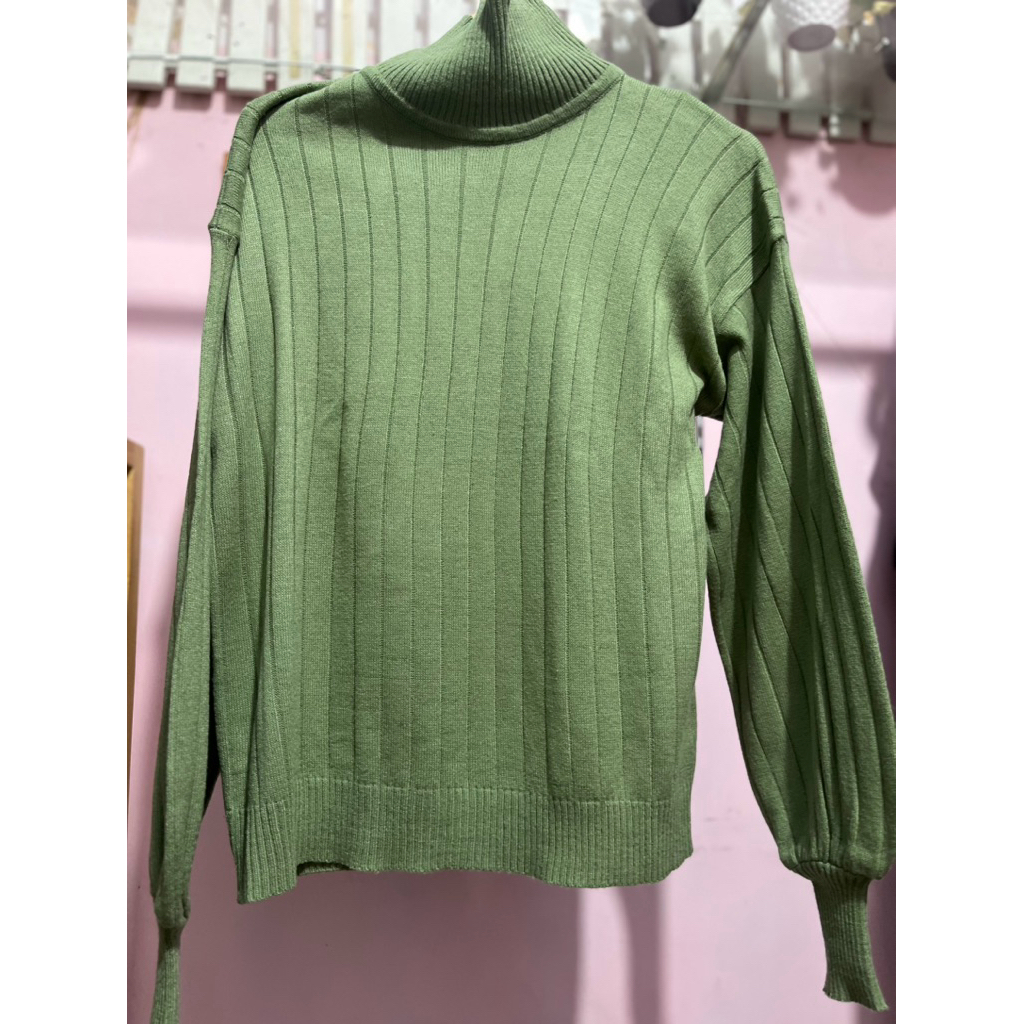 Preloved turtleneck