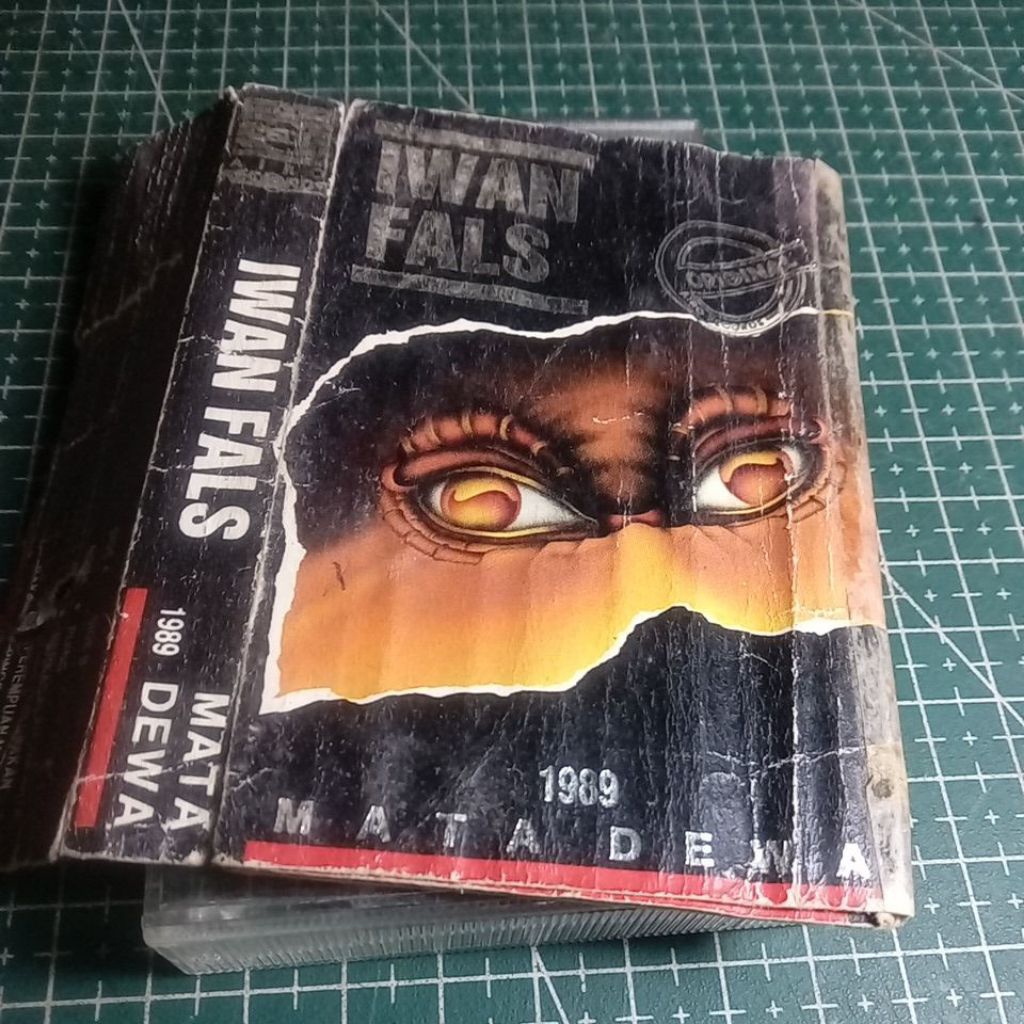 Mata  dewa kaset pita  iwan fals cover  amvyar