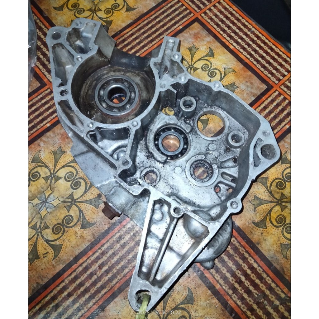 krengkes bak tengah kanan oli mesin RX king RX S RX k barang masih bagus ORI bawaan copotan cabutan 