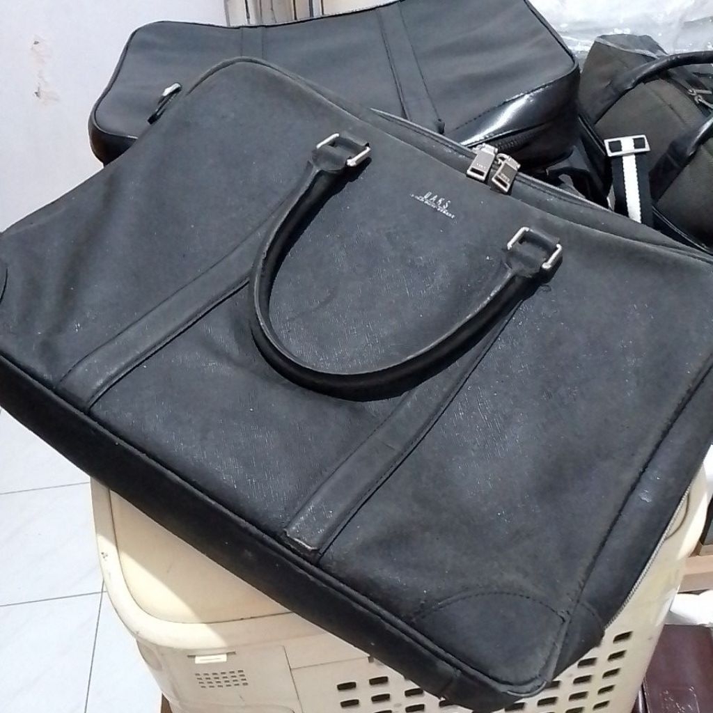 Tas Kerja Kulit Asli Saffiano DAKS minus...