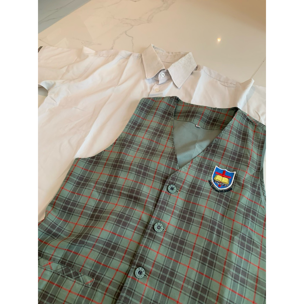 kemeja & rompi SMA Penabur & 1 dasi SMP Penabur