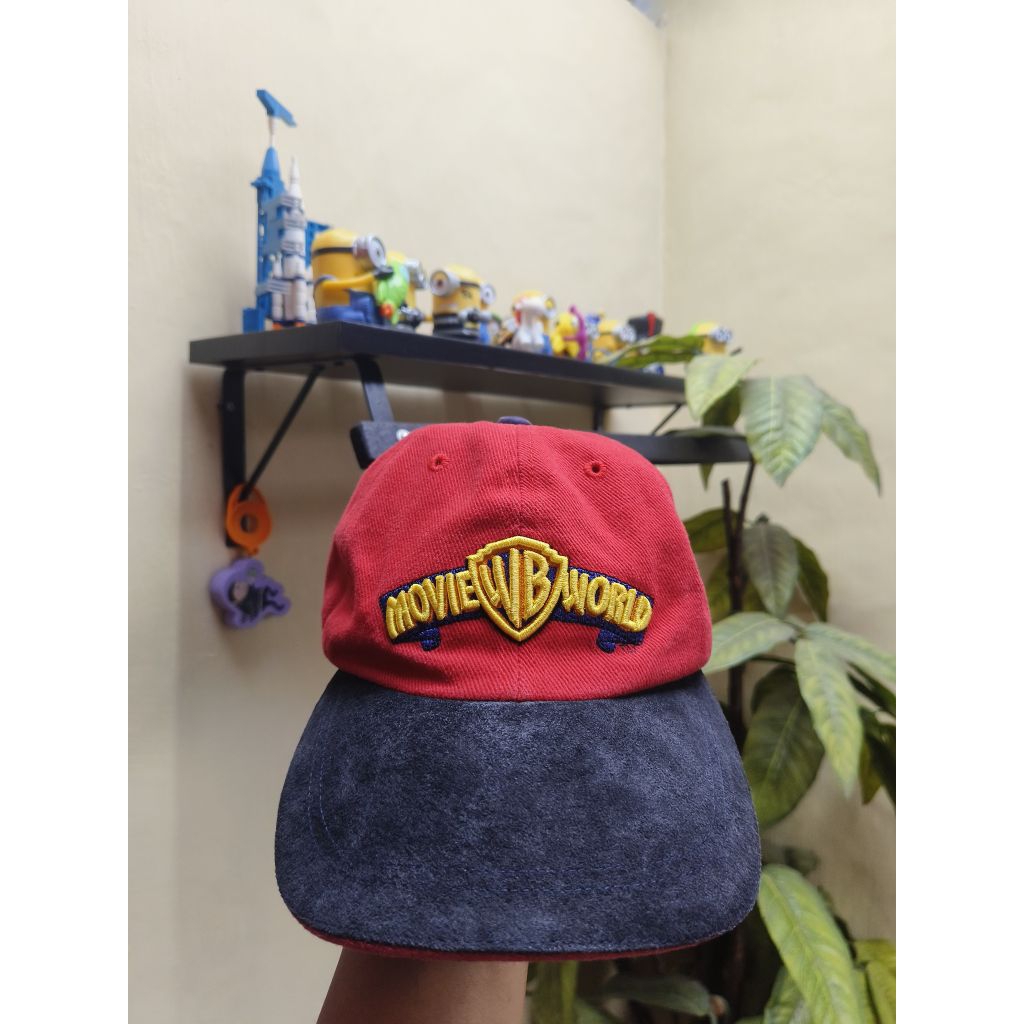 Warnerbros looney tunes movie world vintage suede 90s