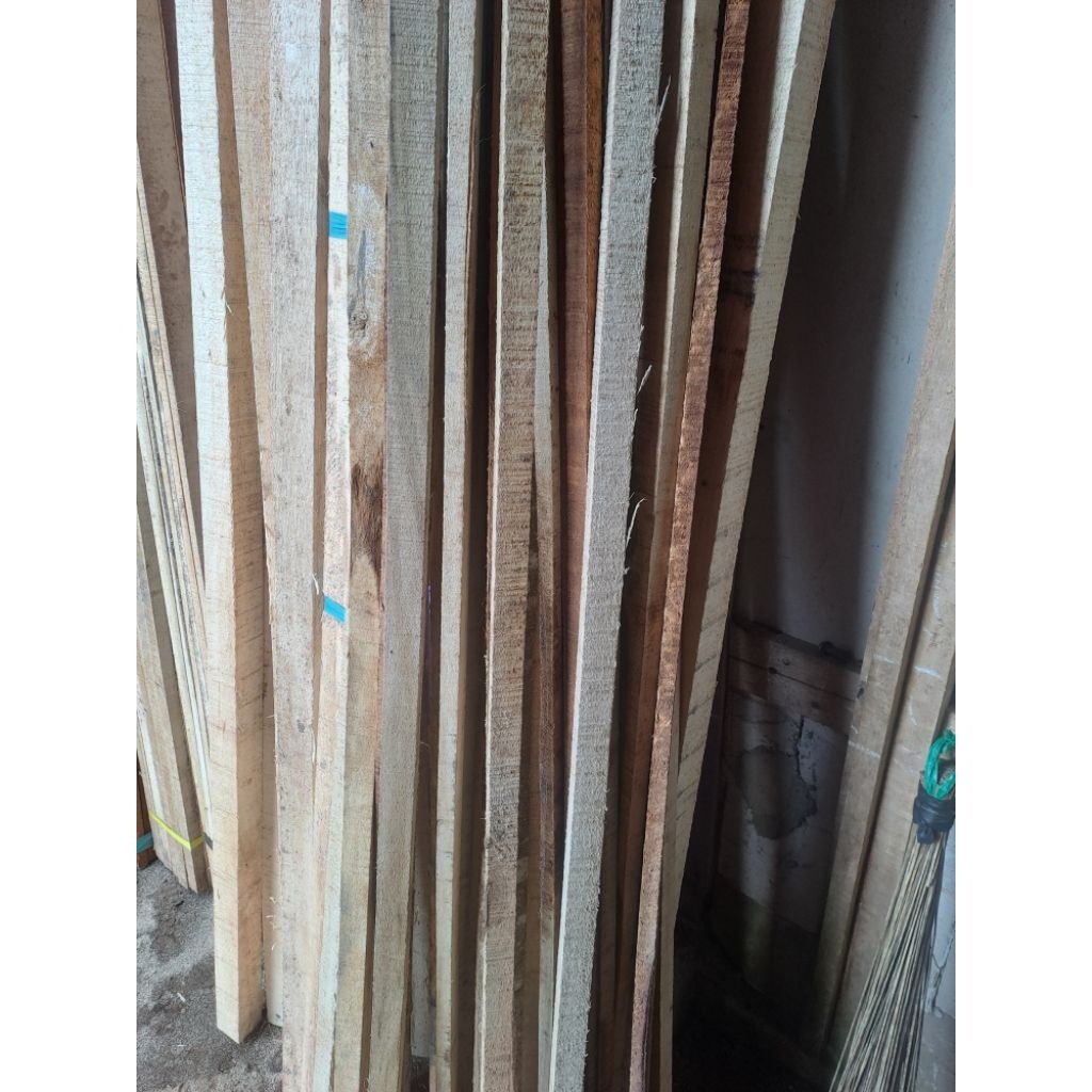 KAYU RENG 2X3 SORTIRAN