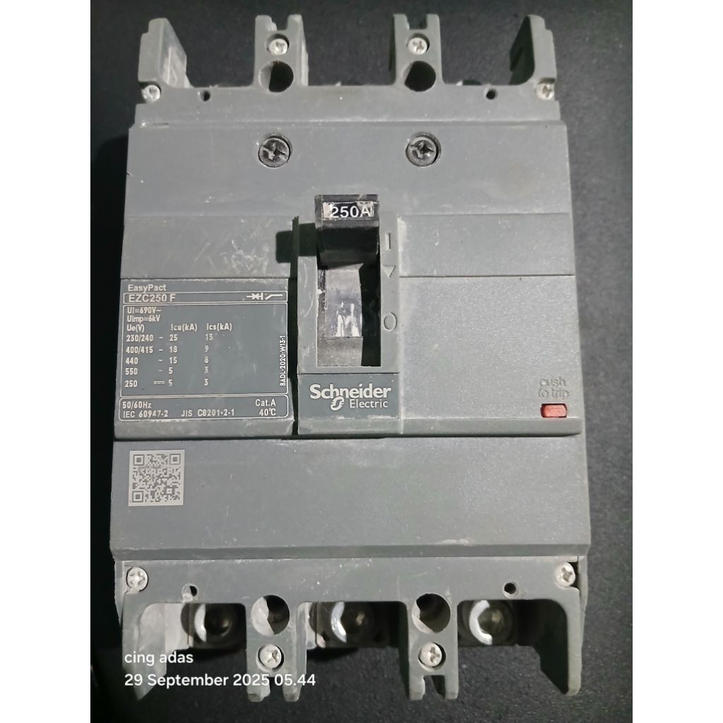 mccb schneider ezc 250f  3pole  250amper