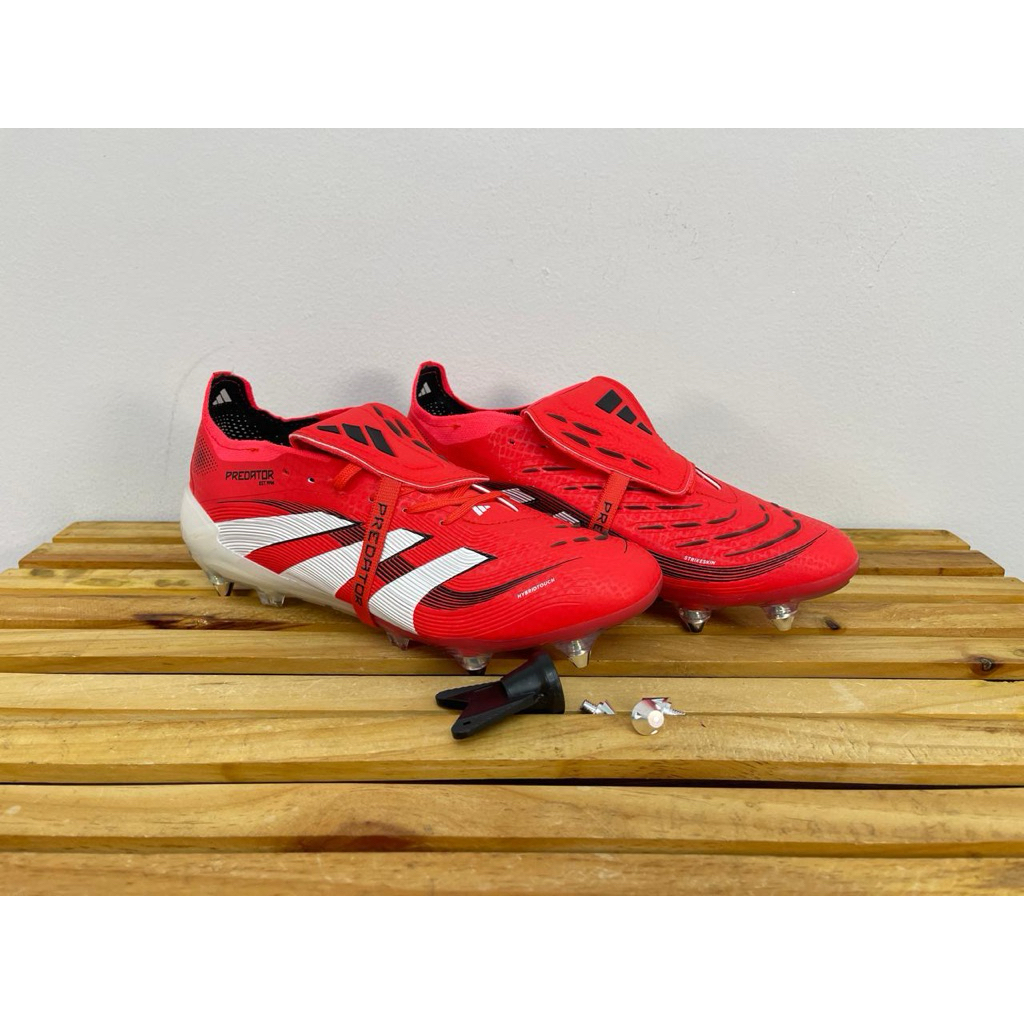 SEPATU BOLA PULL BESI