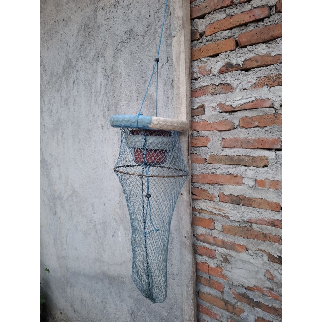 Karamba Nyobok + ember