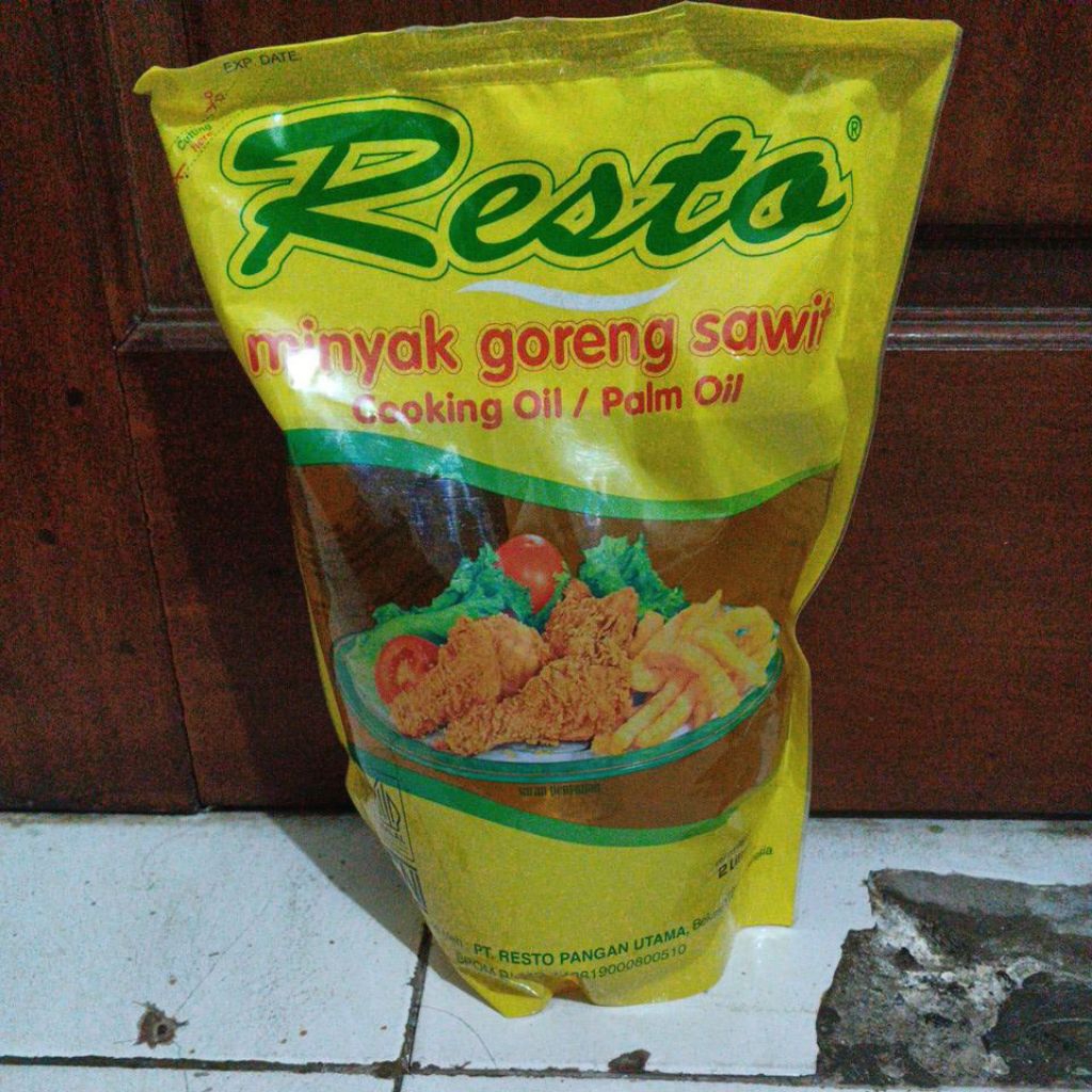 Minyak goreng resto 2 liter