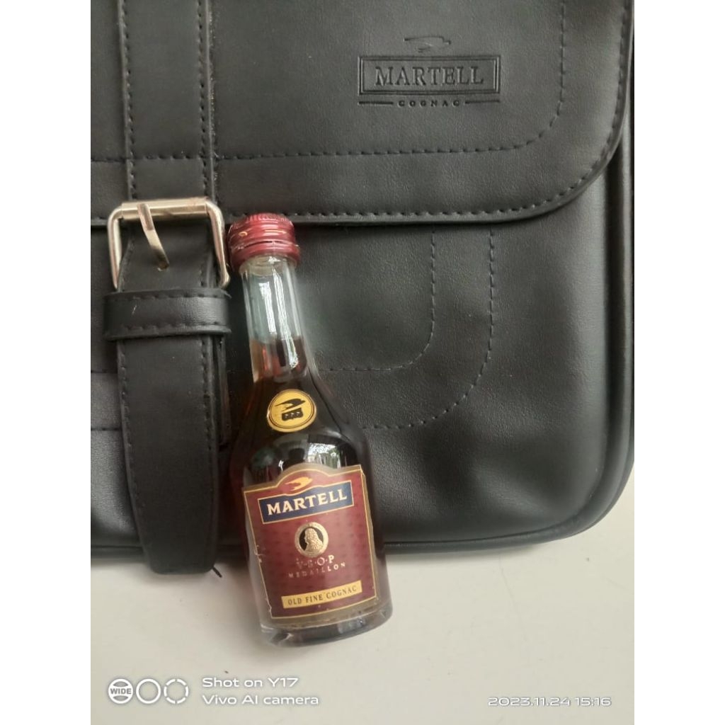 Slingbag MARTELL cognac black
