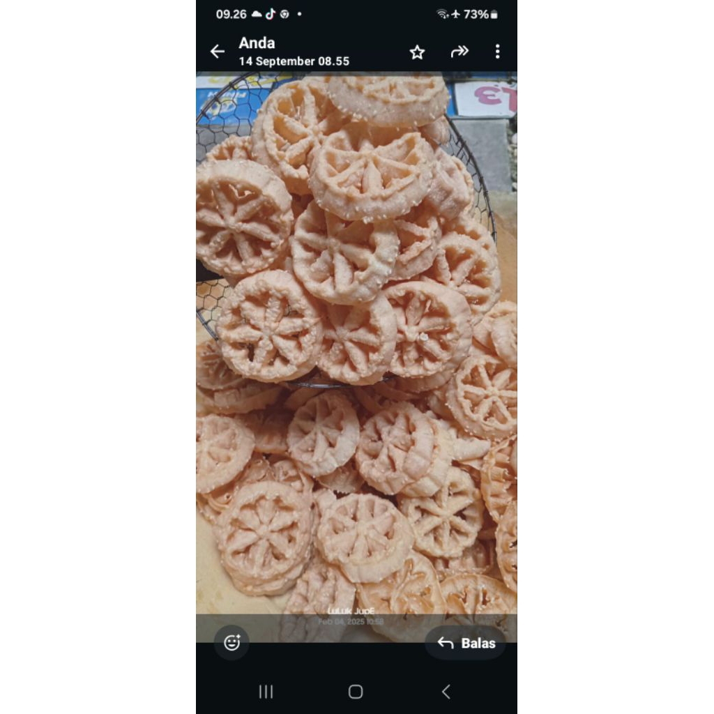 kembang goyang jupe. varian asin, manis