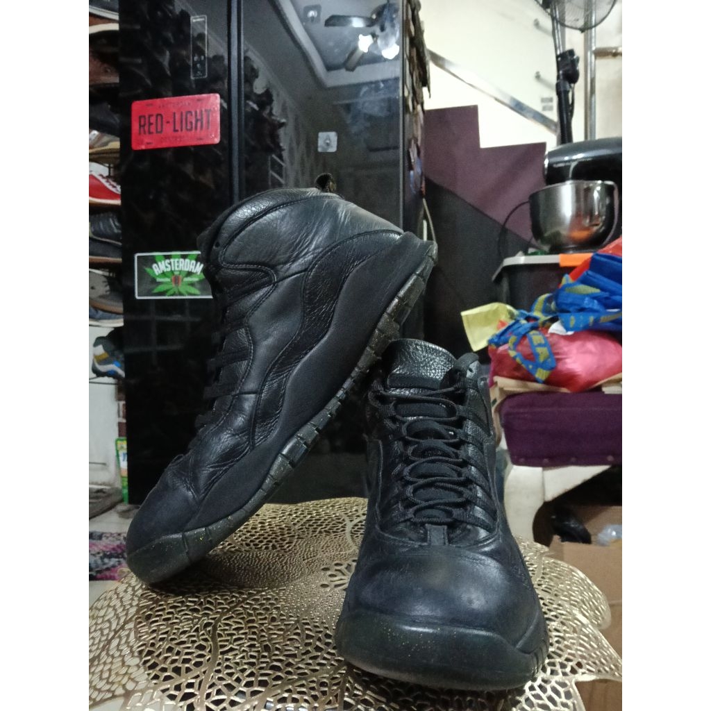 Air Jordan 10 Retro OVO "Black/Metallic Gold" sneakers