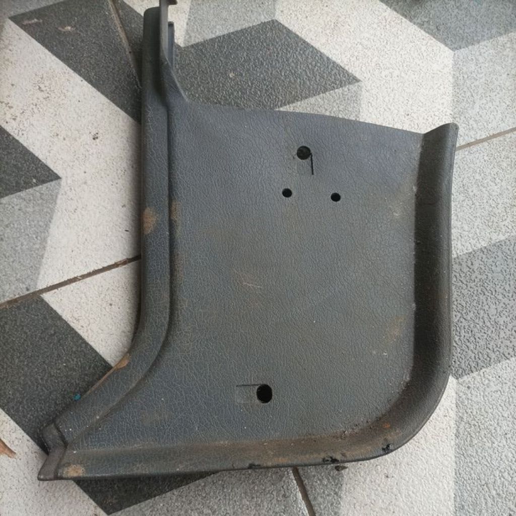 trim side kiri mazda 626 SGX fordtelstar