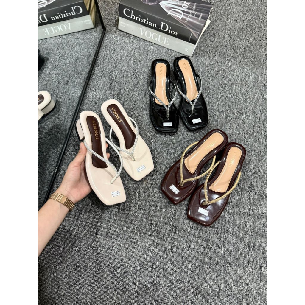 Sendal Wanita Kekinian Tumit tahu promo