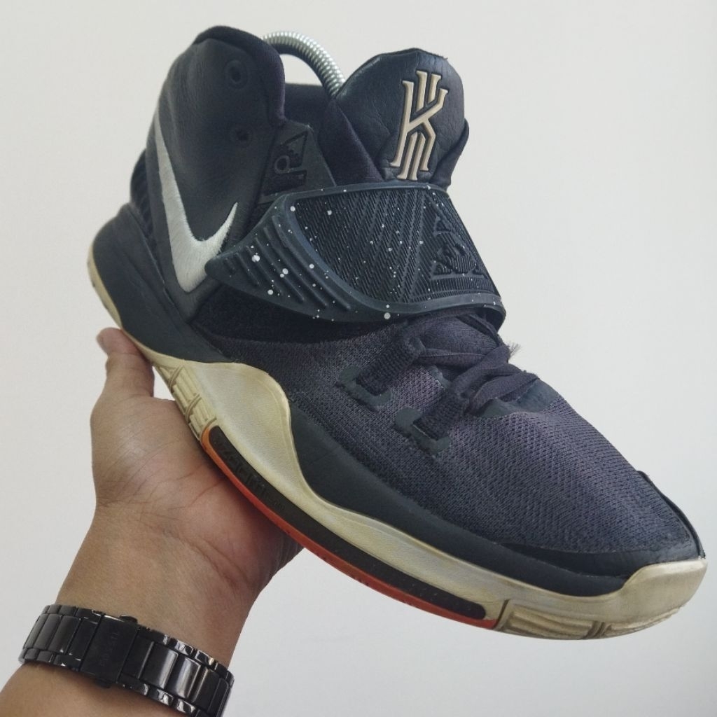 (Prelove/Thrift) Sepatu Olahraga/Basket/Indoor/Second/UNISEX/Size 42,5 Insole 27