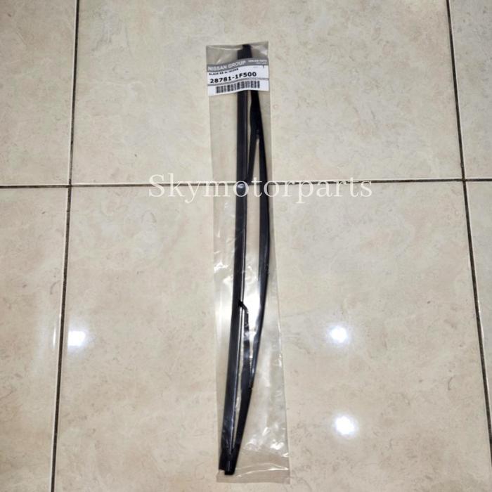 Wiper belakang nissan serena C24